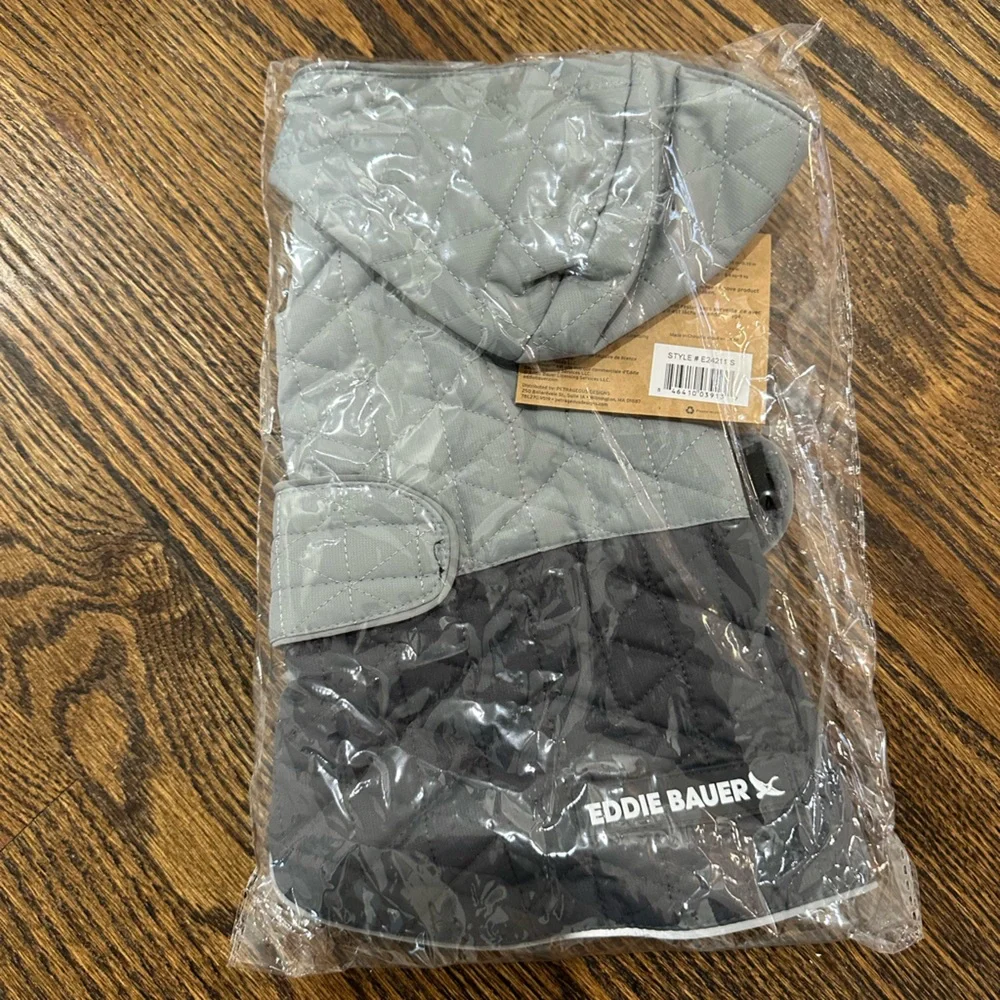 BNWT Eddie Bauer Pet Richaland Two-Tone Quilted Dog Warm Puffer Jacket.  Small.